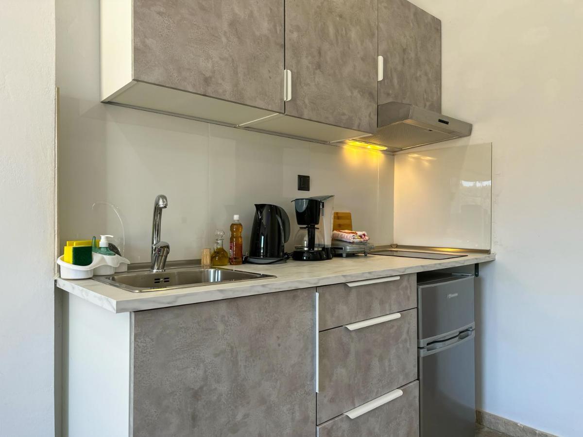 Apartmán Barbara House Doukádes Exteriér fotografie